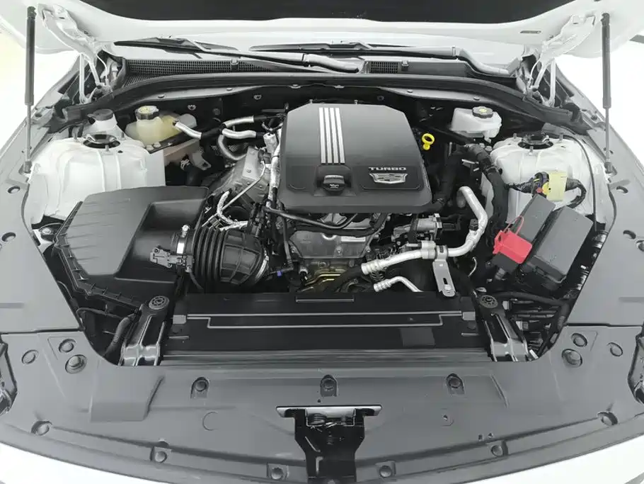 Cadillac CT5 — фото 10