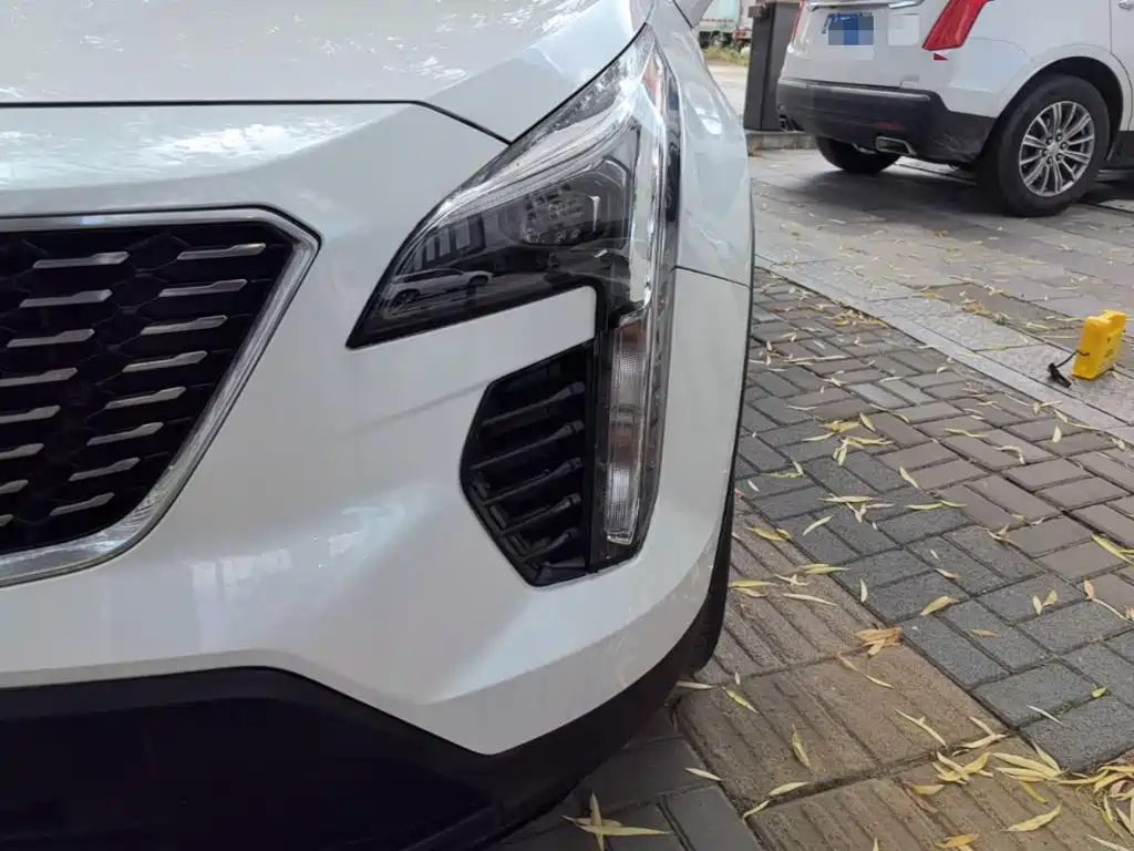 Cadillac XT4 — фото 24