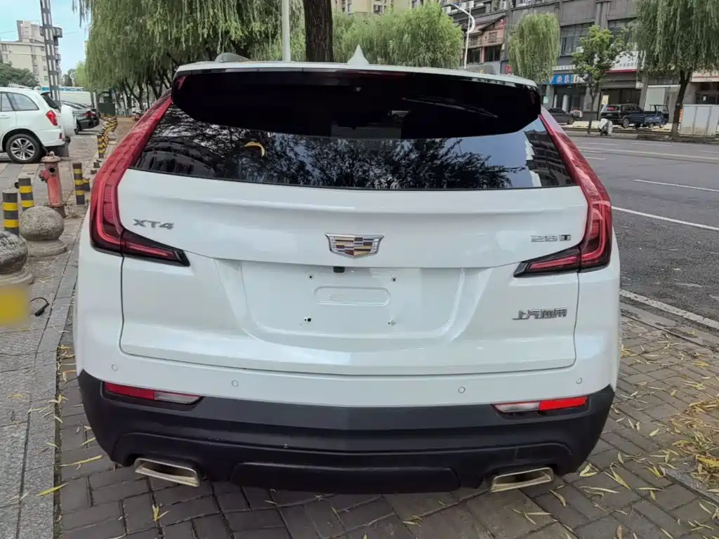 Cadillac XT4 — фото 6