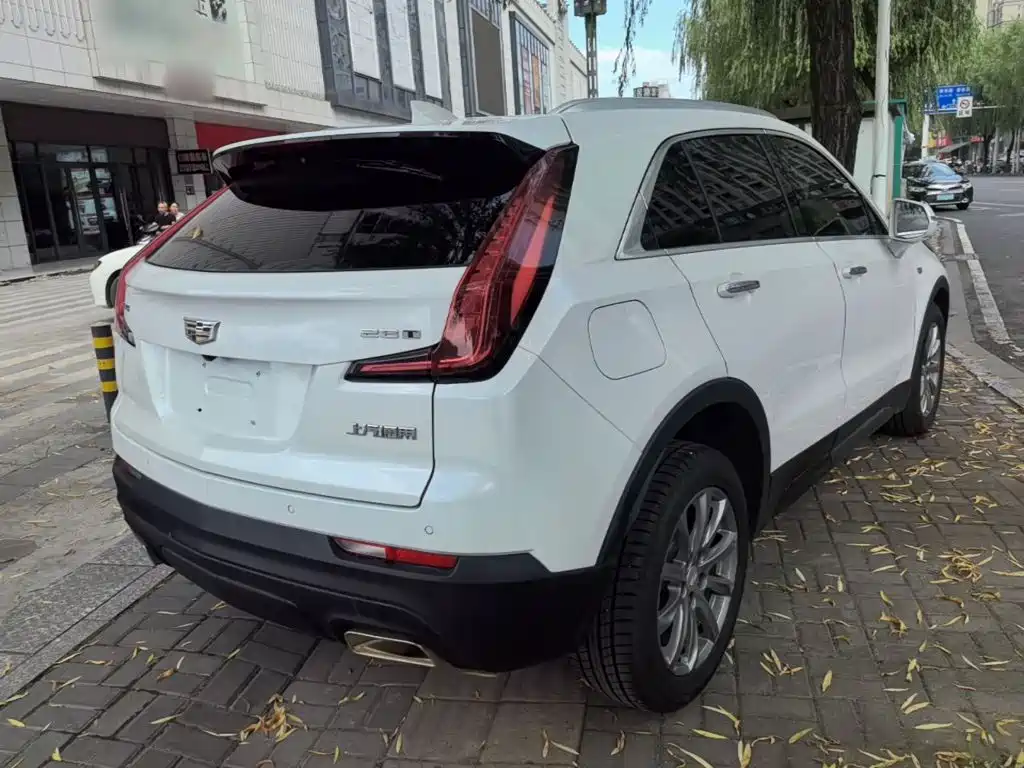 Cadillac XT4 — фото 7