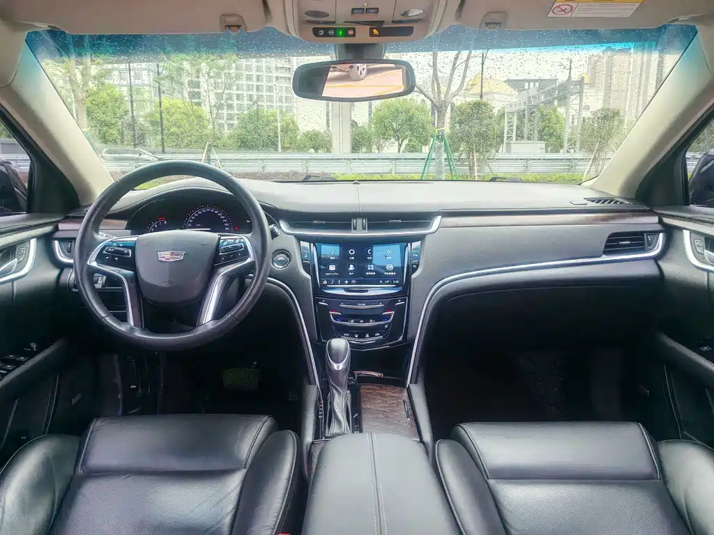 Cadillac XTS — фото 18