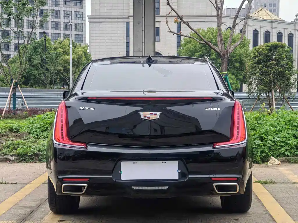 Cadillac XTS — фото 6