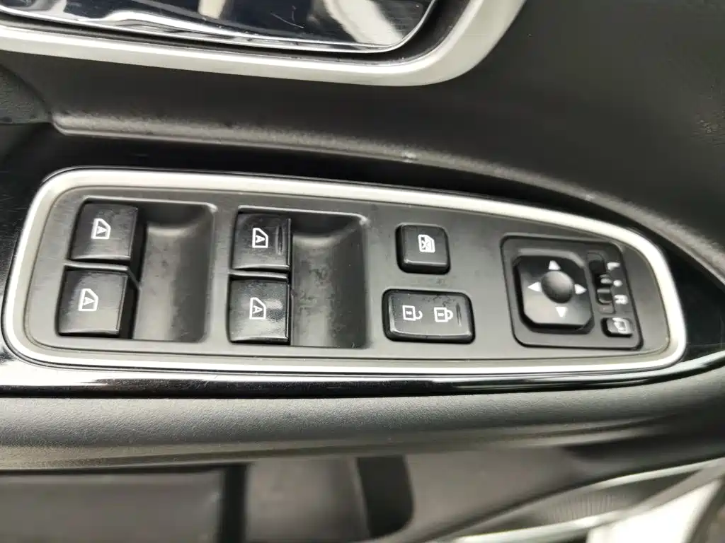 Mitsubishi Outlander — фото 9