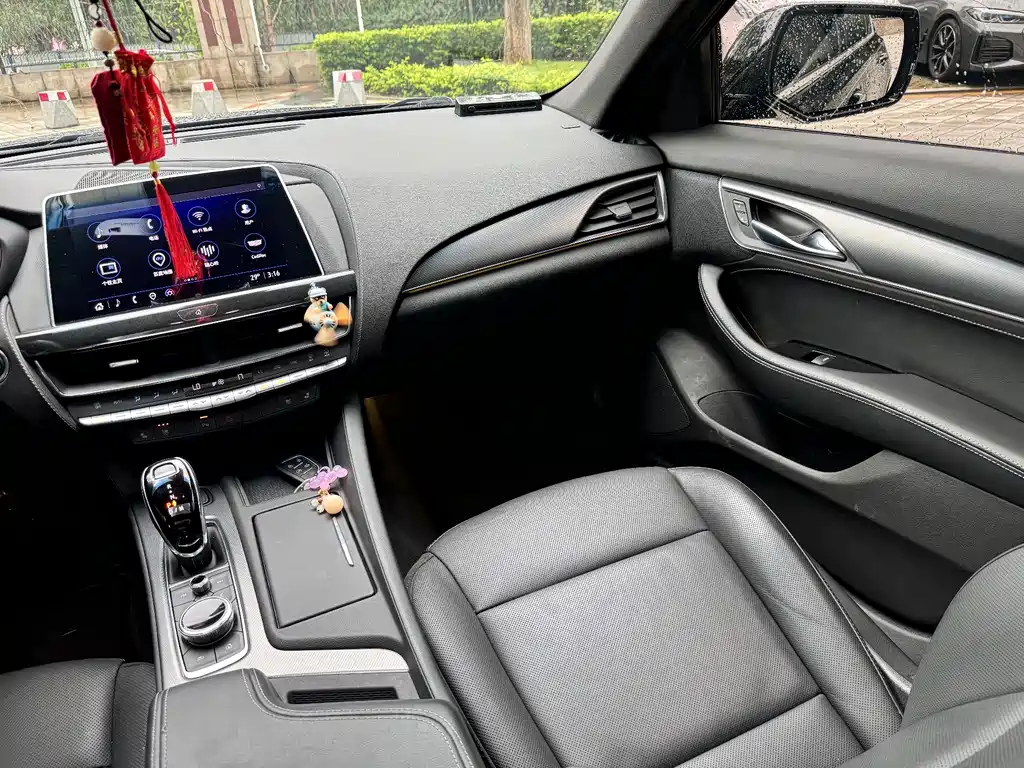 Cadillac CT5 — фото 5