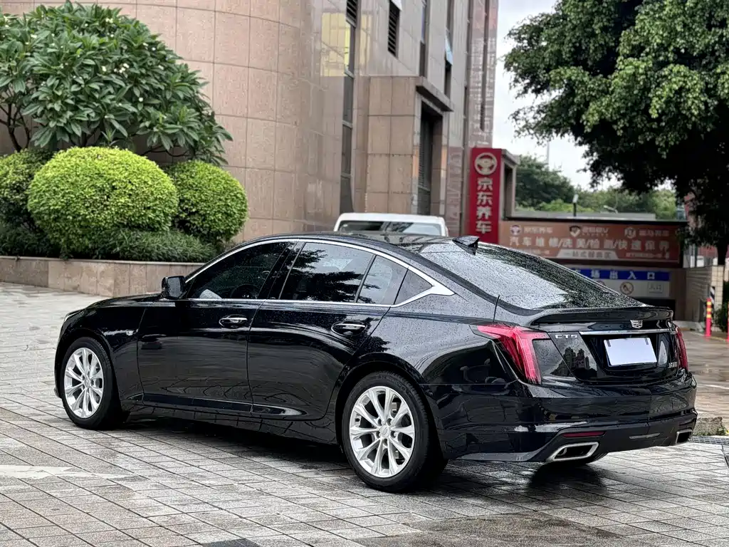 Cadillac CT5 — фото 7