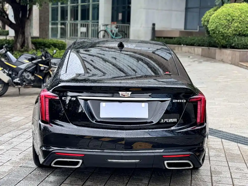 Cadillac CT5 — фото 8