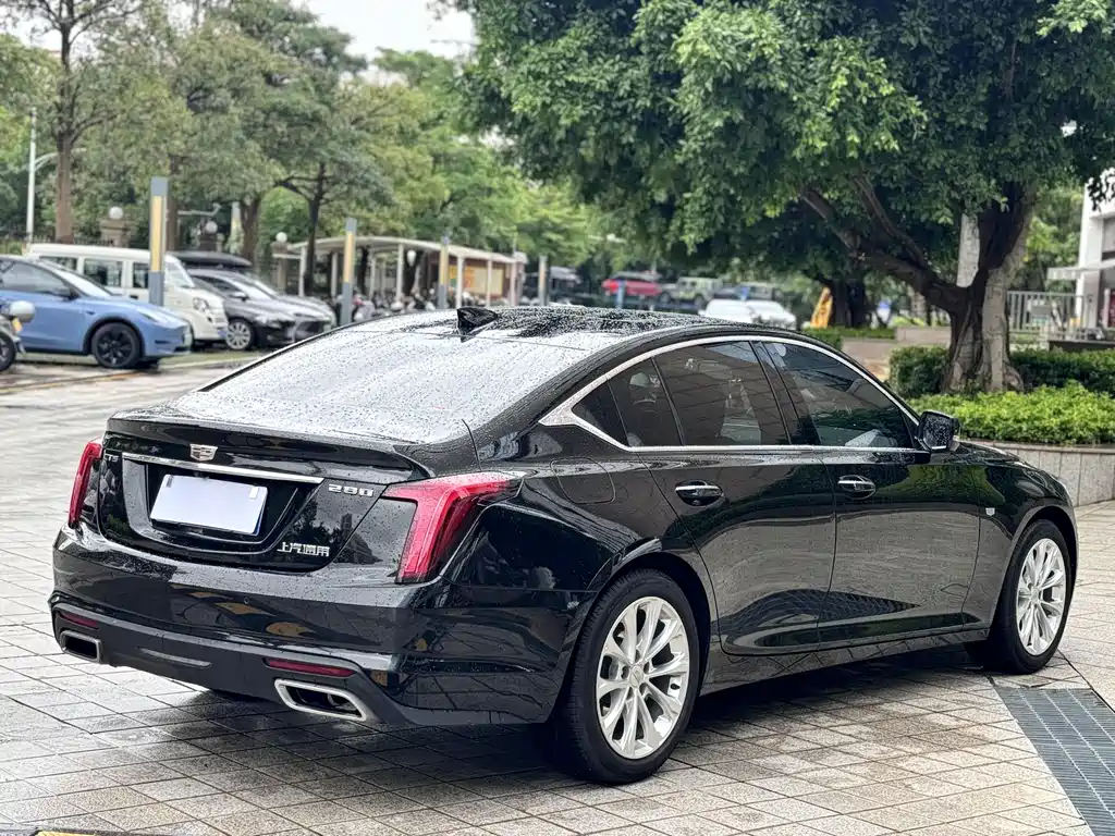 Cadillac CT5 — фото 9