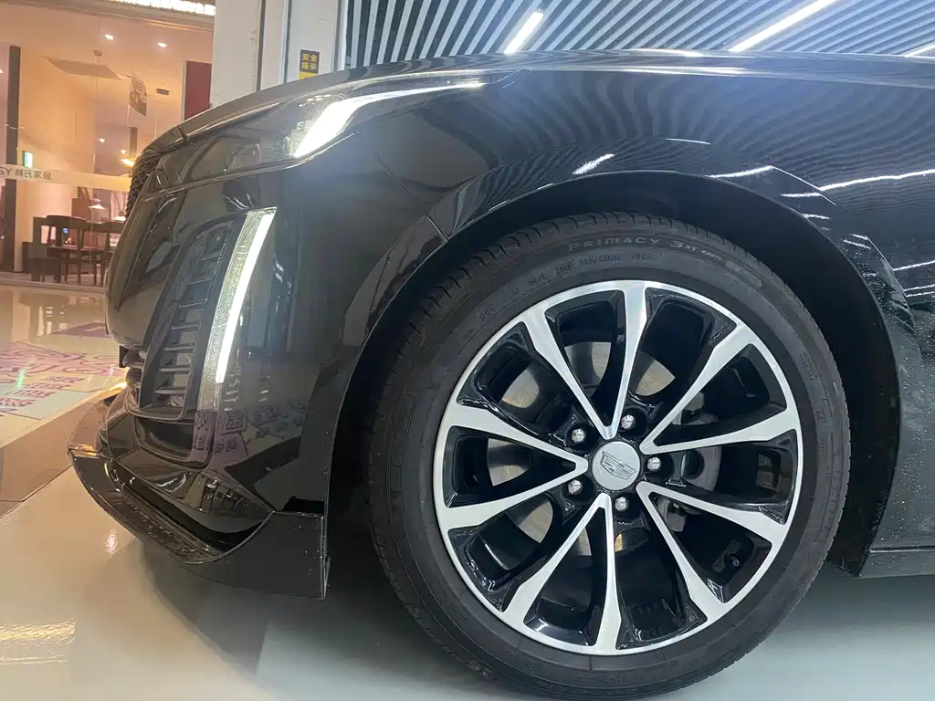 Cadillac CT5 — фото 18