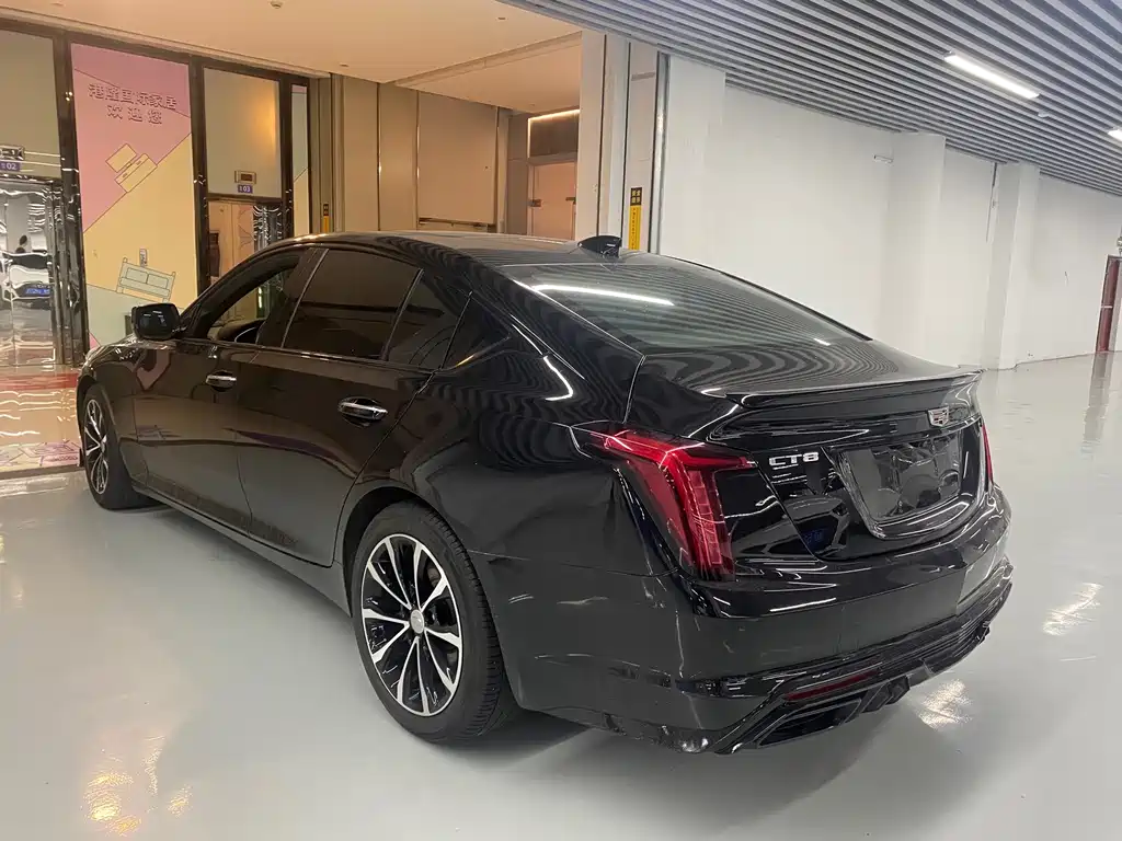 Cadillac CT5 — фото 19