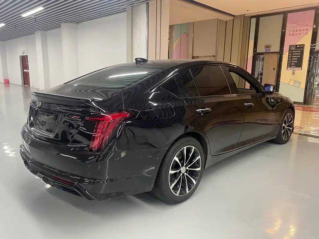 Cadillac CT5 — фото 21