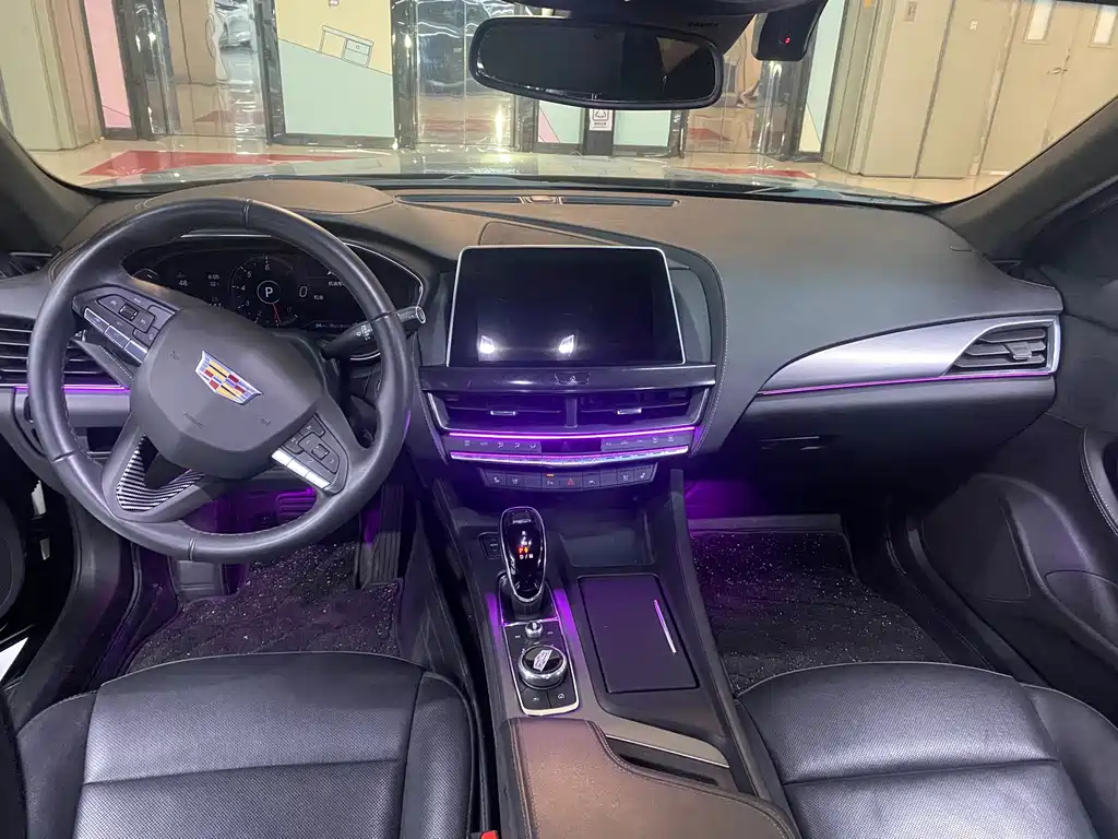 Cadillac CT5 — фото 8