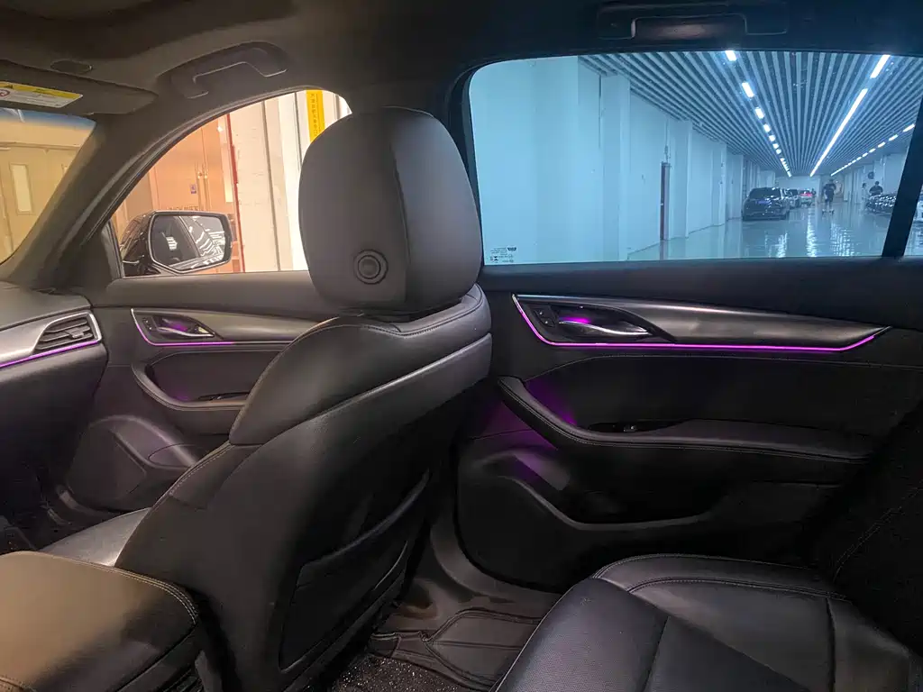 Cadillac CT5 — фото 10