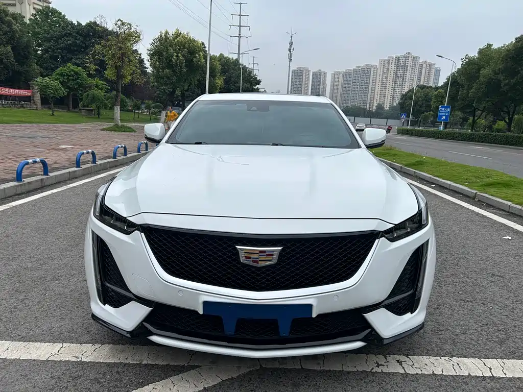 Cadillac CT5 — фото 2