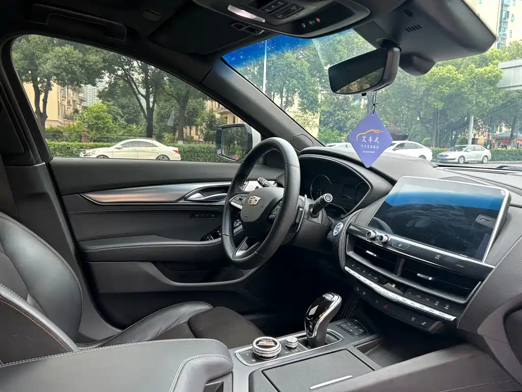 Cadillac CT5 — фото 14
