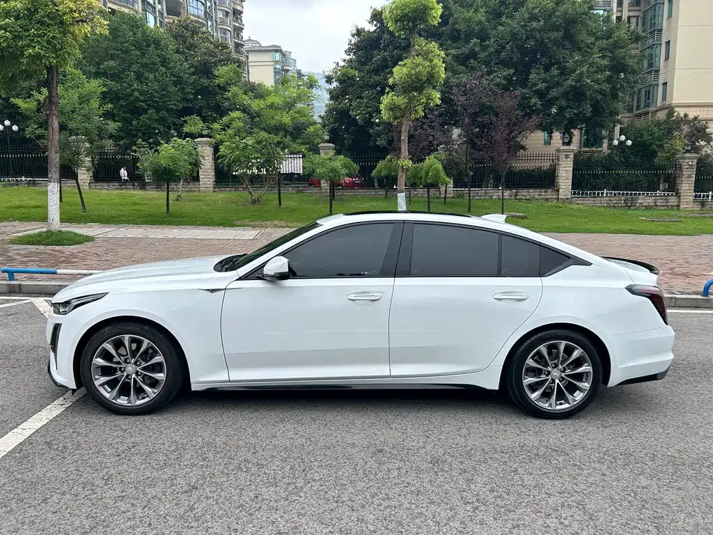 Cadillac CT5 — фото 4
