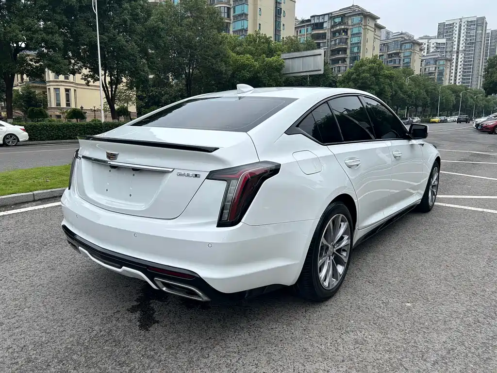 Cadillac CT5 — фото 7