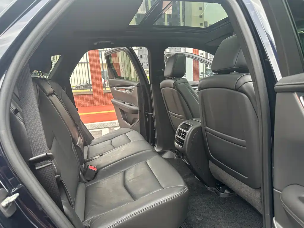 Cadillac XT5 — фото 13