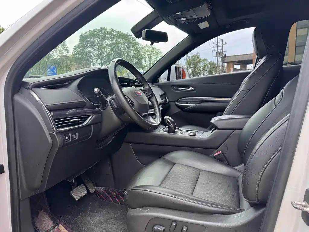 Cadillac XT4 — фото 4
