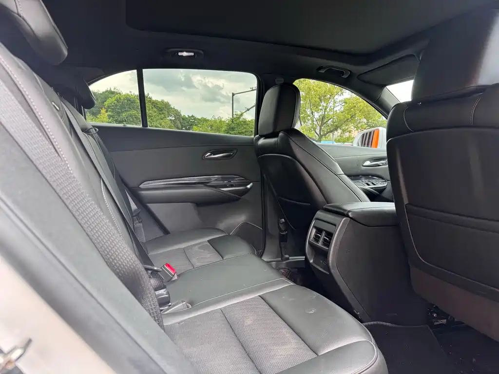 Cadillac XT4 — фото 6