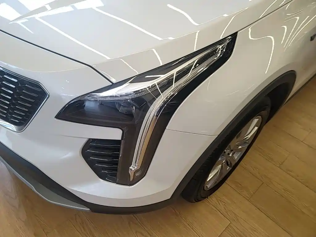 Cadillac XT4 — фото 24