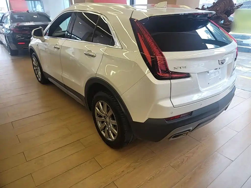 Cadillac XT4 — фото 5