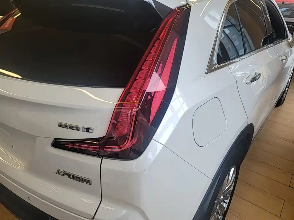 Cadillac XT4 — фото 8