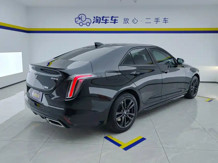 Cadillac CT4 — фото 3