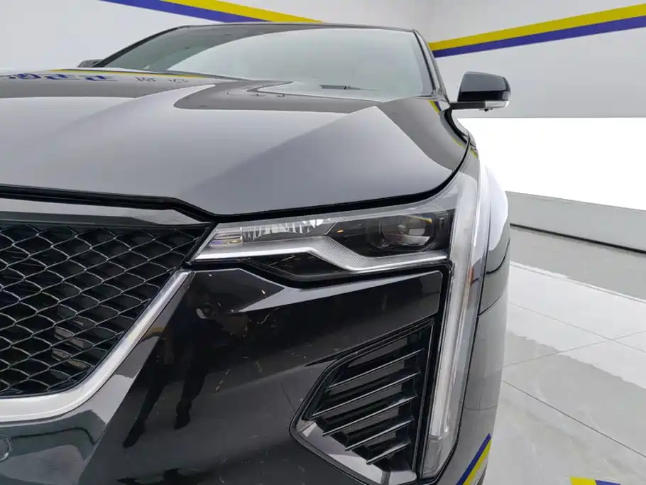 Cadillac CT4 — фото 5