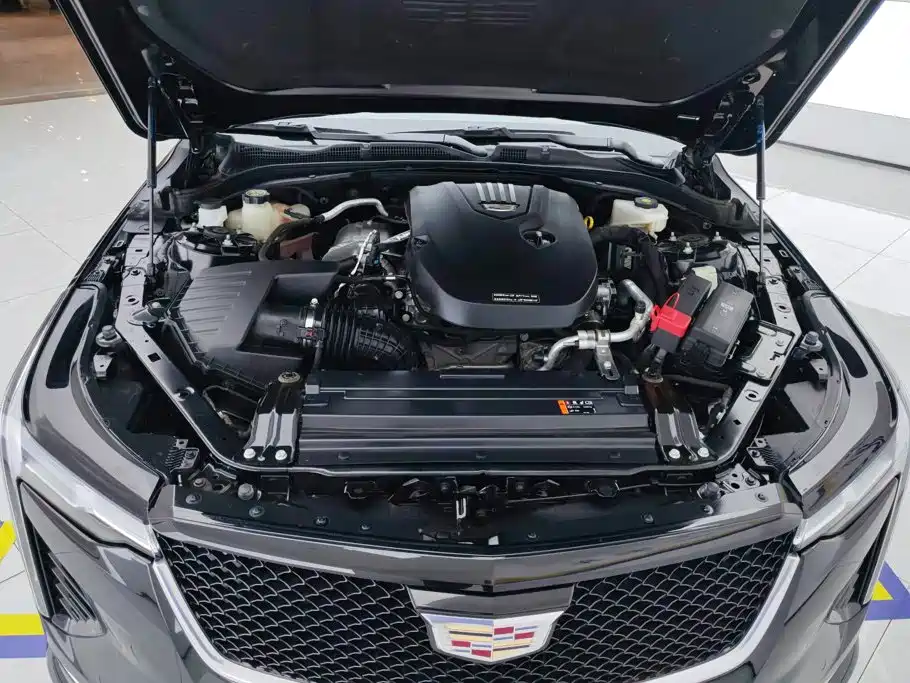 Cadillac CT4 — фото 10