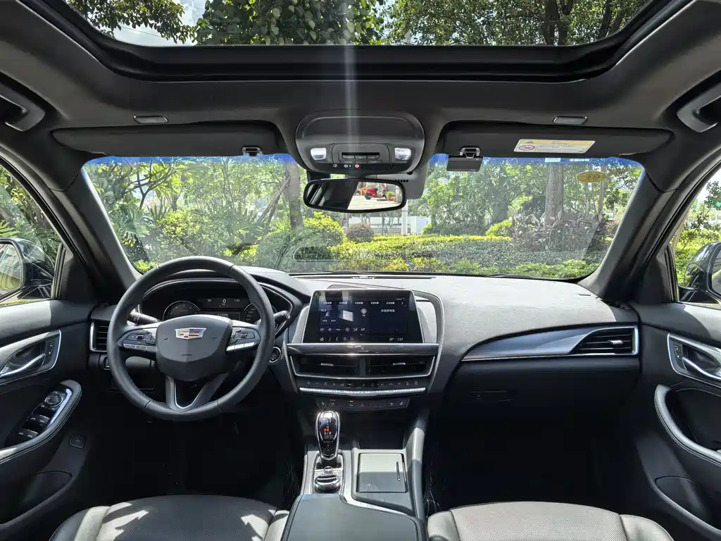 Cadillac CT5 — фото 6