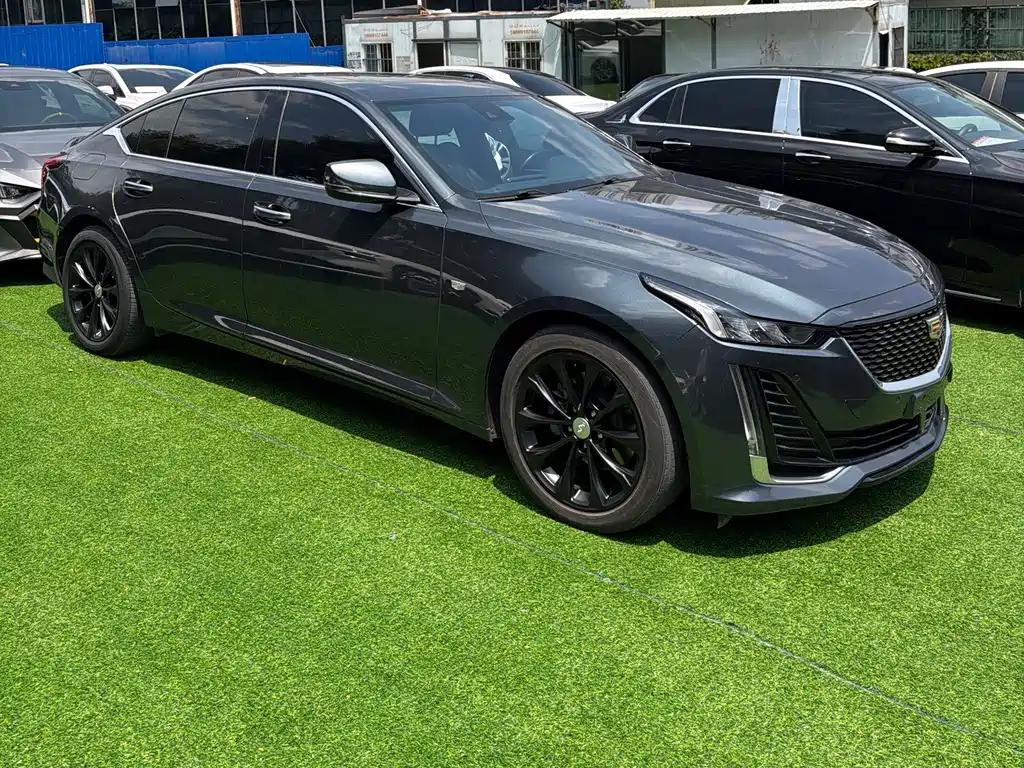 Cadillac CT5 — фото 17