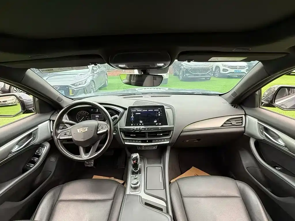 Cadillac CT5 — фото 5