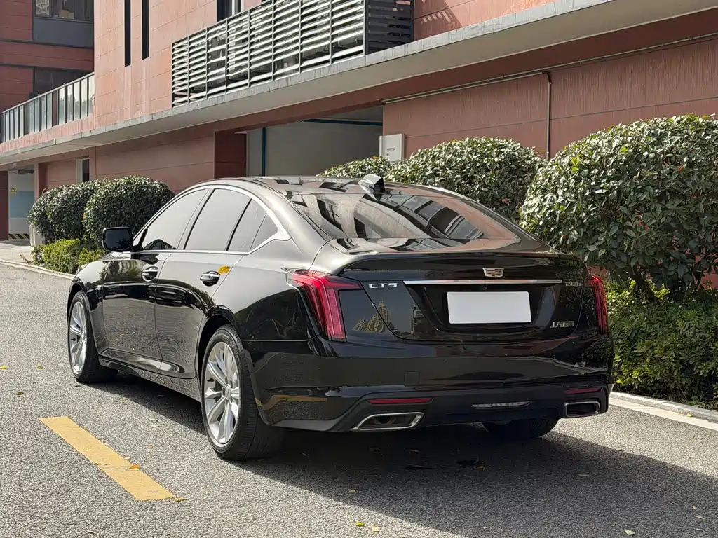 Cadillac CT5 — фото 14