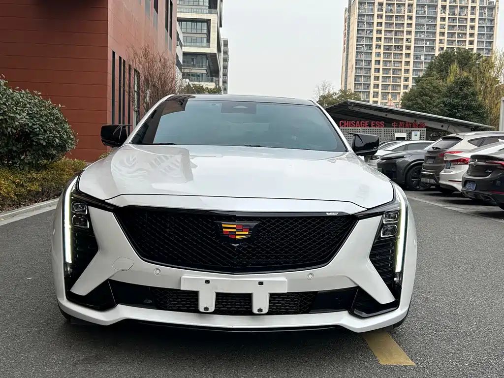 Cadillac CT5 — фото 2