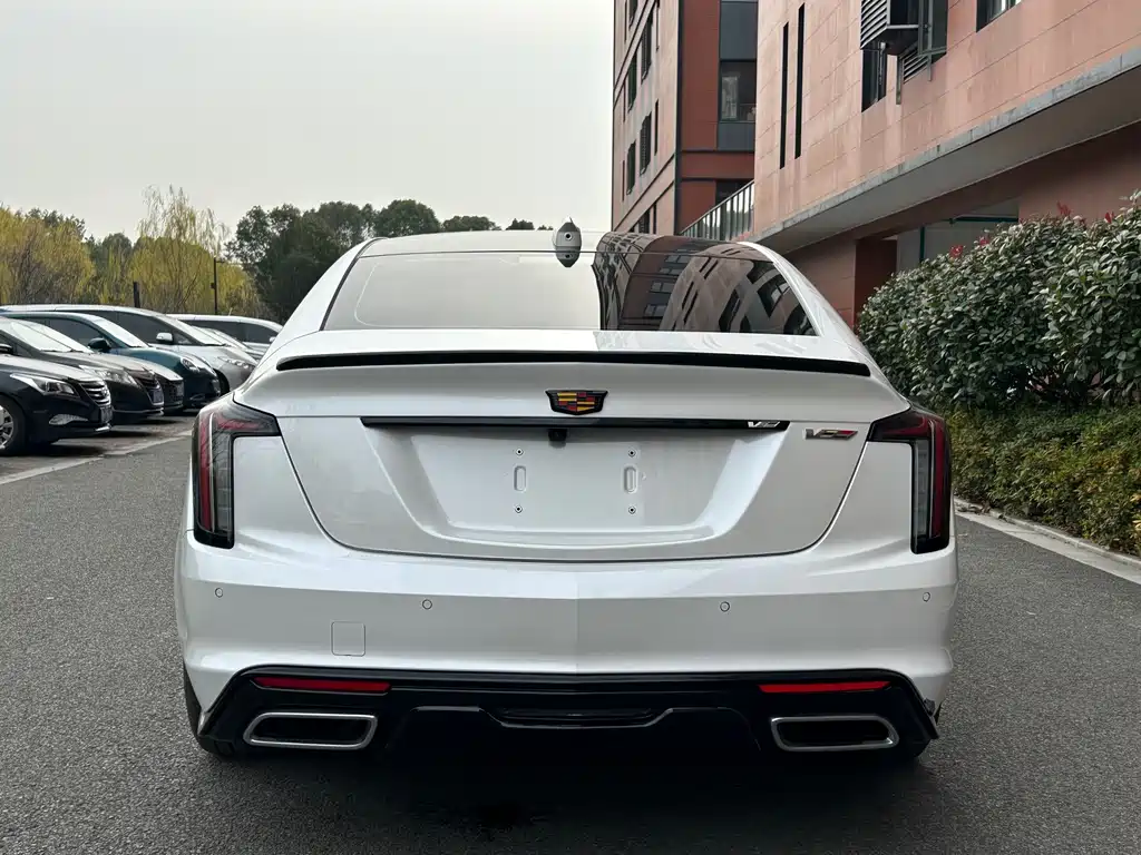Cadillac CT5 — фото 13