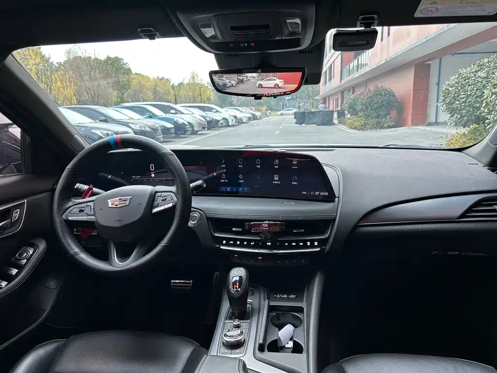 Cadillac CT5 — фото 4