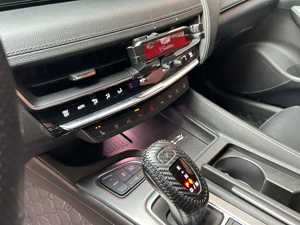 Cadillac CT5 — фото 5
