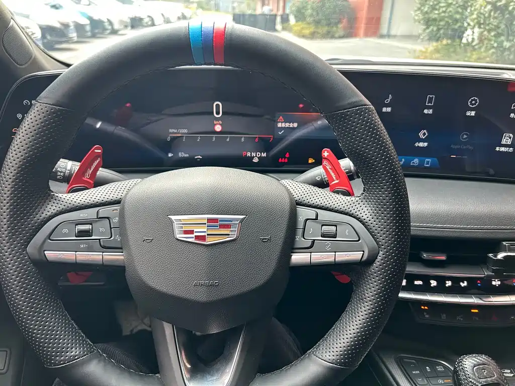 Cadillac CT5 — фото 8
