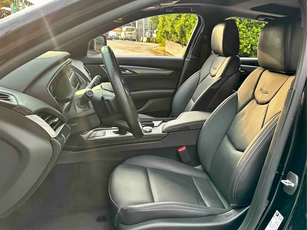 Cadillac CT5 — фото 10