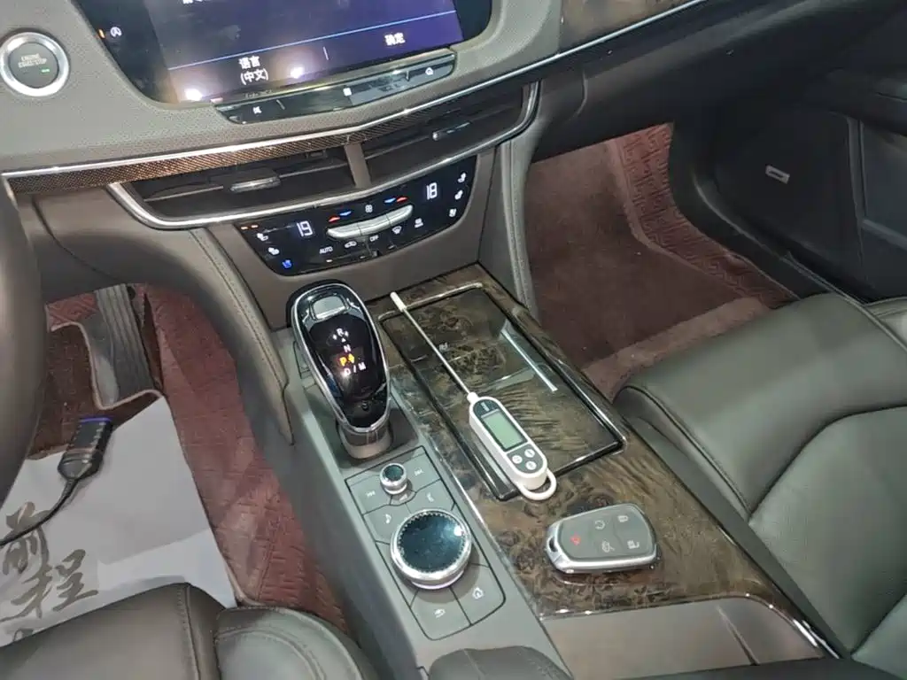 Cadillac CT6 — фото 14