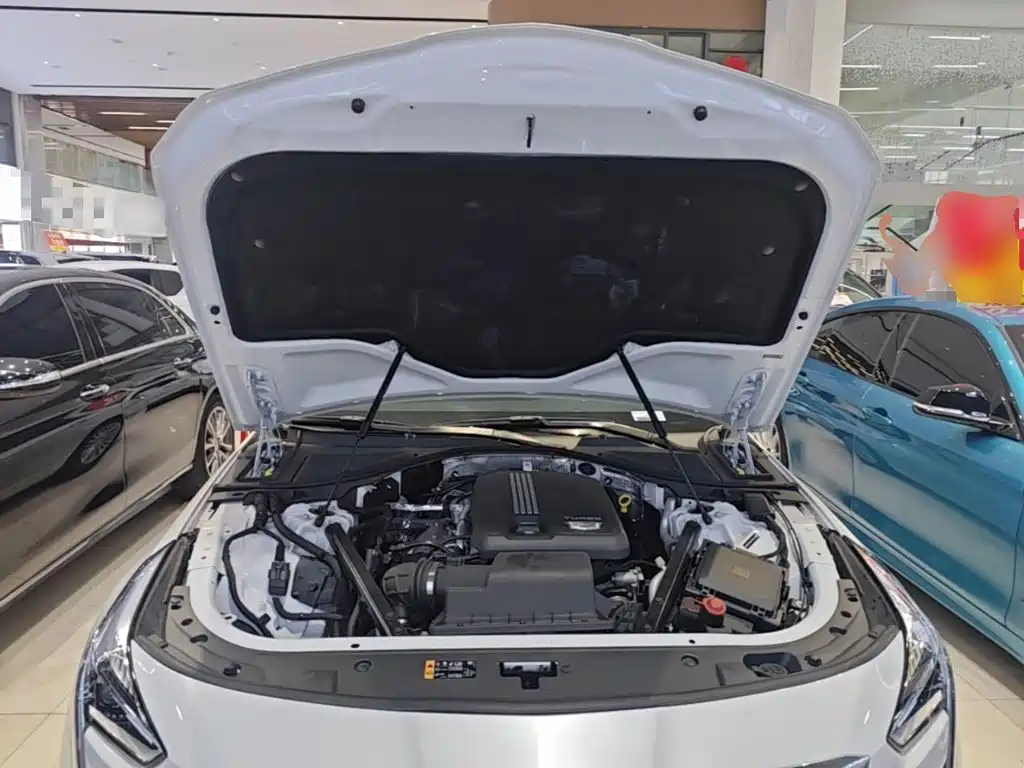 Cadillac CT6 — фото 20