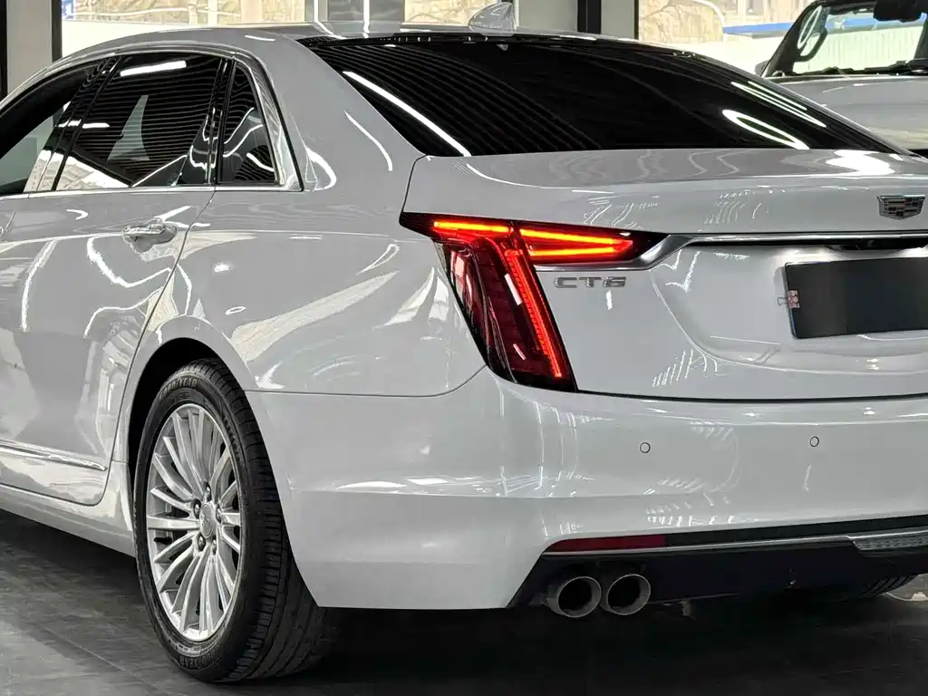 Cadillac CT6 — фото 5