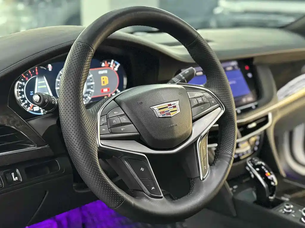 Cadillac CT6 — фото 6