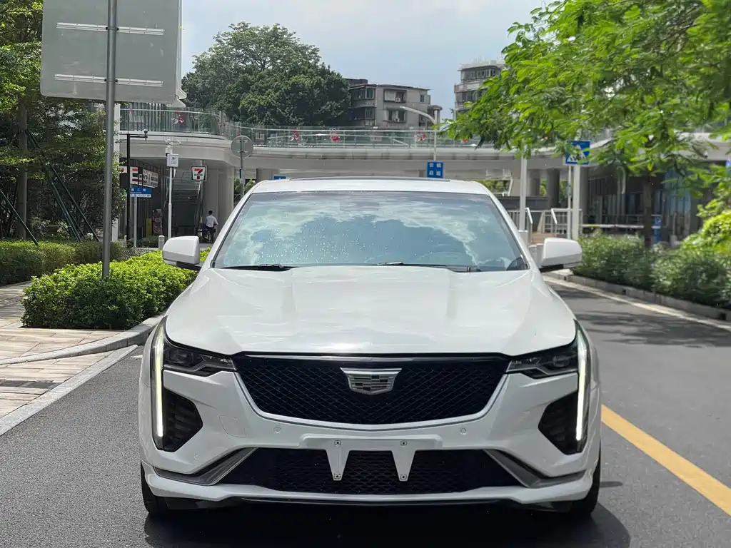 Cadillac CT4 — фото 3