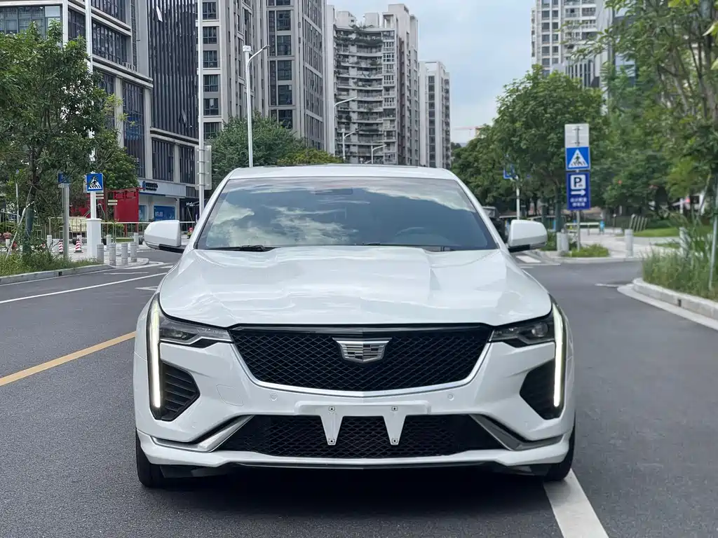 Cadillac CT4 — фото 5