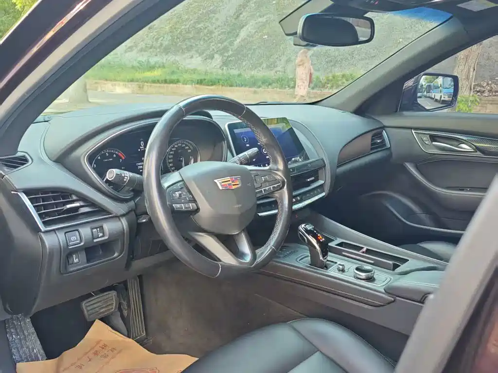 Cadillac CT5 — фото 10