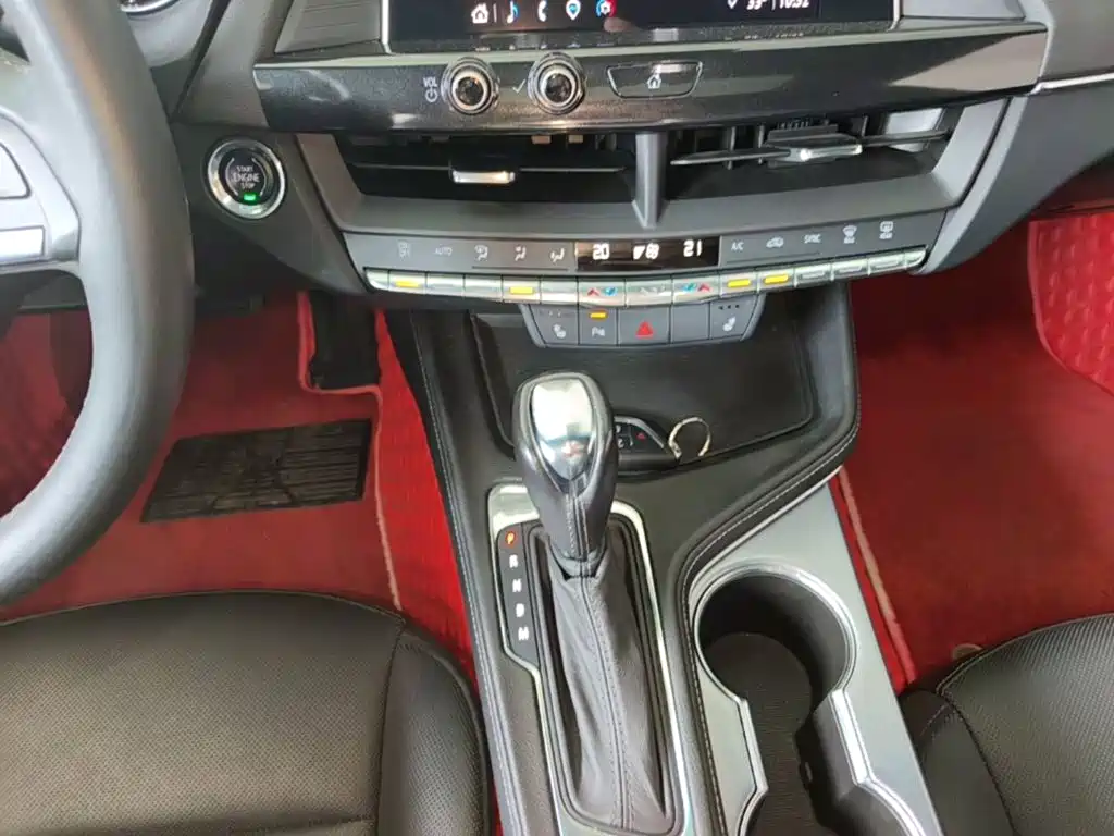 Cadillac CT4 — фото 14