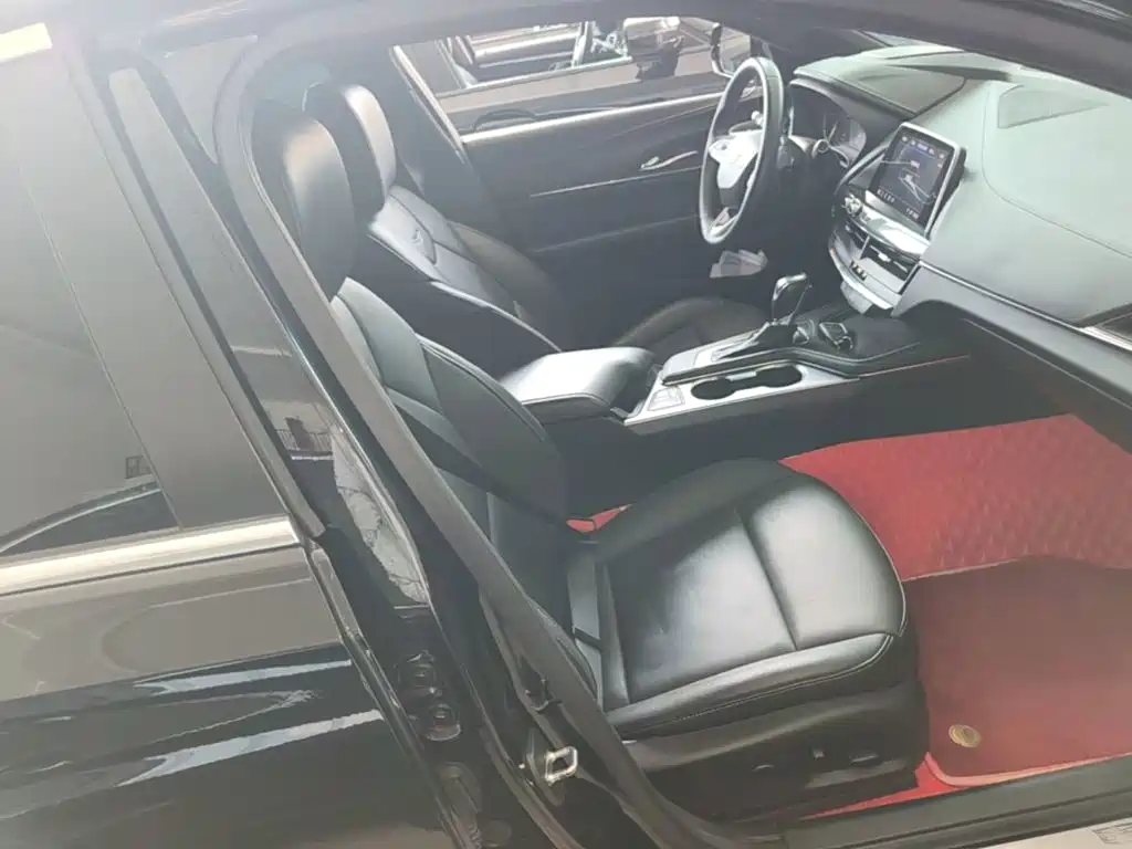 Cadillac CT4 — фото 25