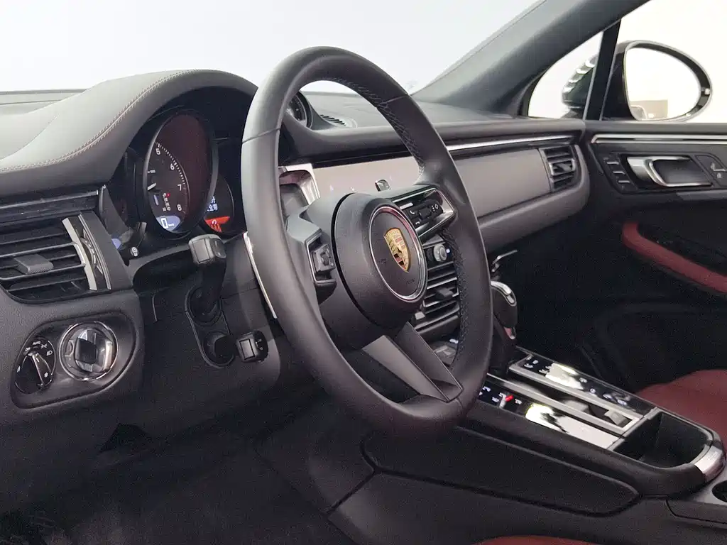 Porsche Macan — фото 11