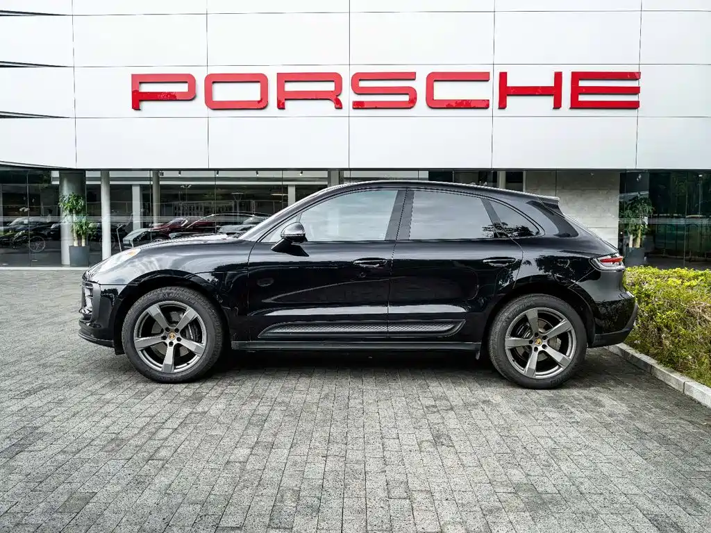 Porsche Macan — фото 11